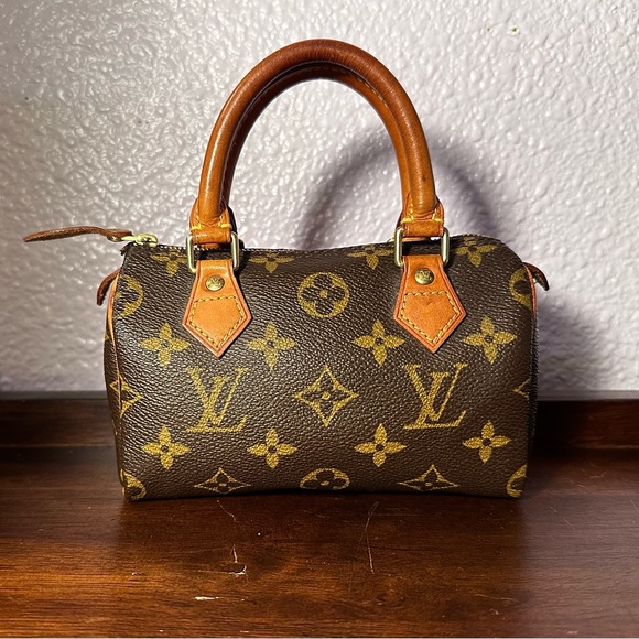 Authentic Louis Vuitton Mini HL Speedy🤎💛 - Picture 3 of 16